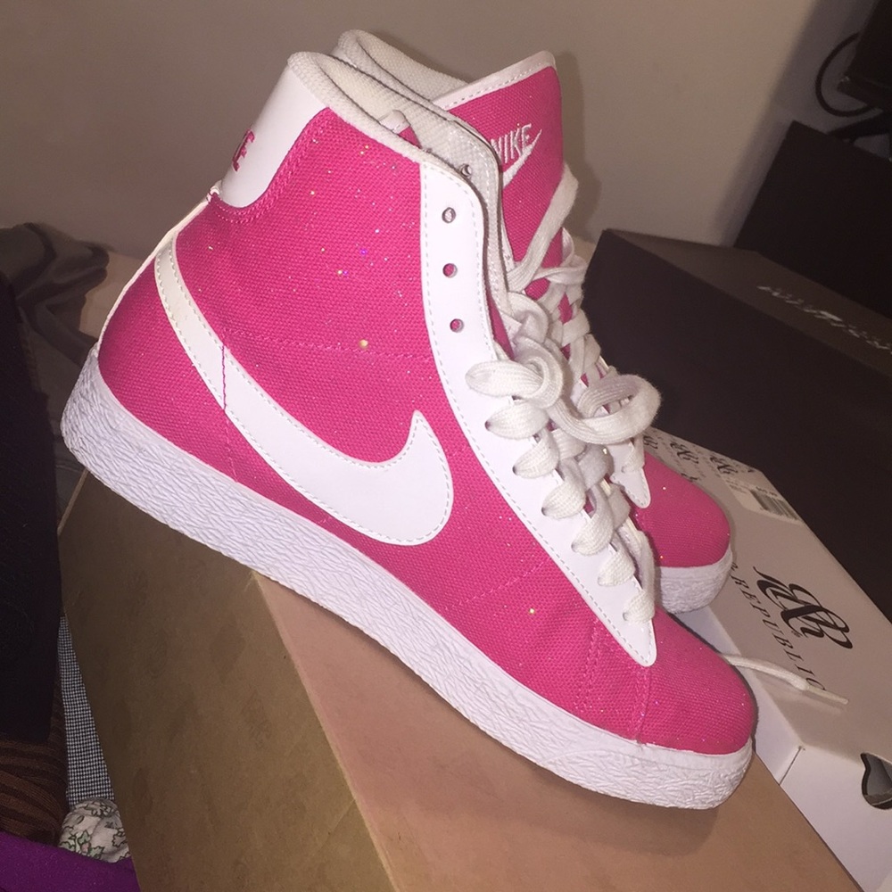 Sneakers- box not included